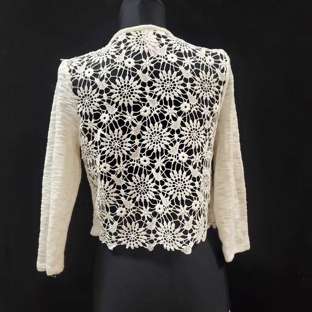 No Boundaries Womens Cropped Daisy Crochet Boho Hippie Cardigan Size M White